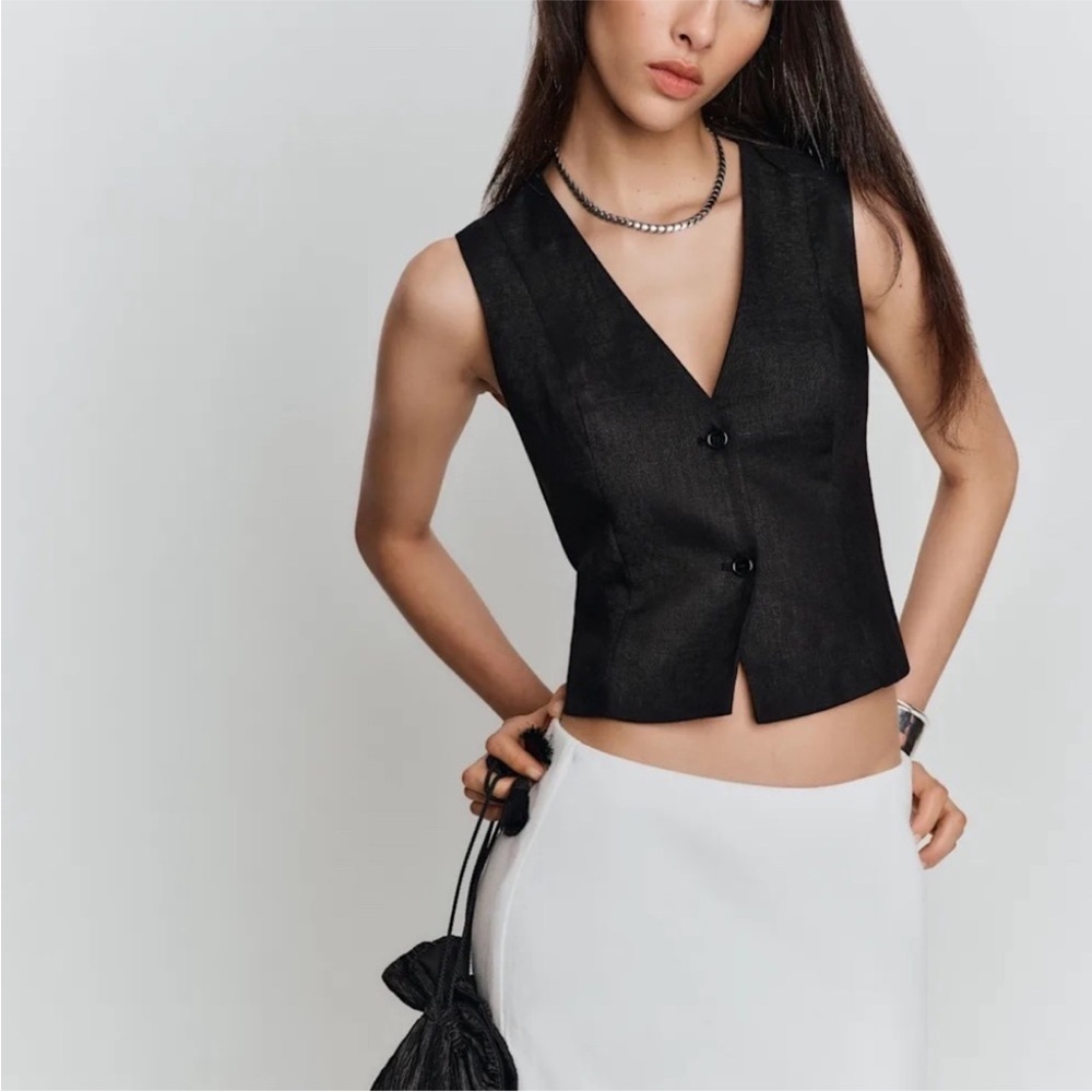 Reformation Blouse Anita Vest Sleeveless in Linen Black